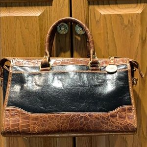 2 toned leather handbag.